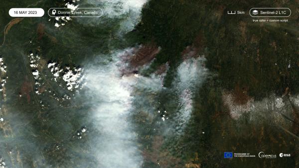 Sentinel-2 images of the wildfire in Donnie Creek, Canada on May 16, 2023 - © contains modified Copernicus Sentinel-2 data produced by the Copernicus Data Space Ecosystem